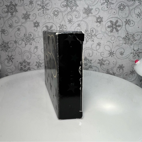 NARS Light Reflecting Setting Pressed Powder | Shade Crystal | Christmas - Picture 3 of 11